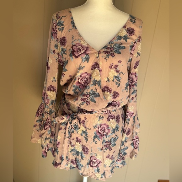 American Eagle size Medium floral Romper - Picture 1 of 6